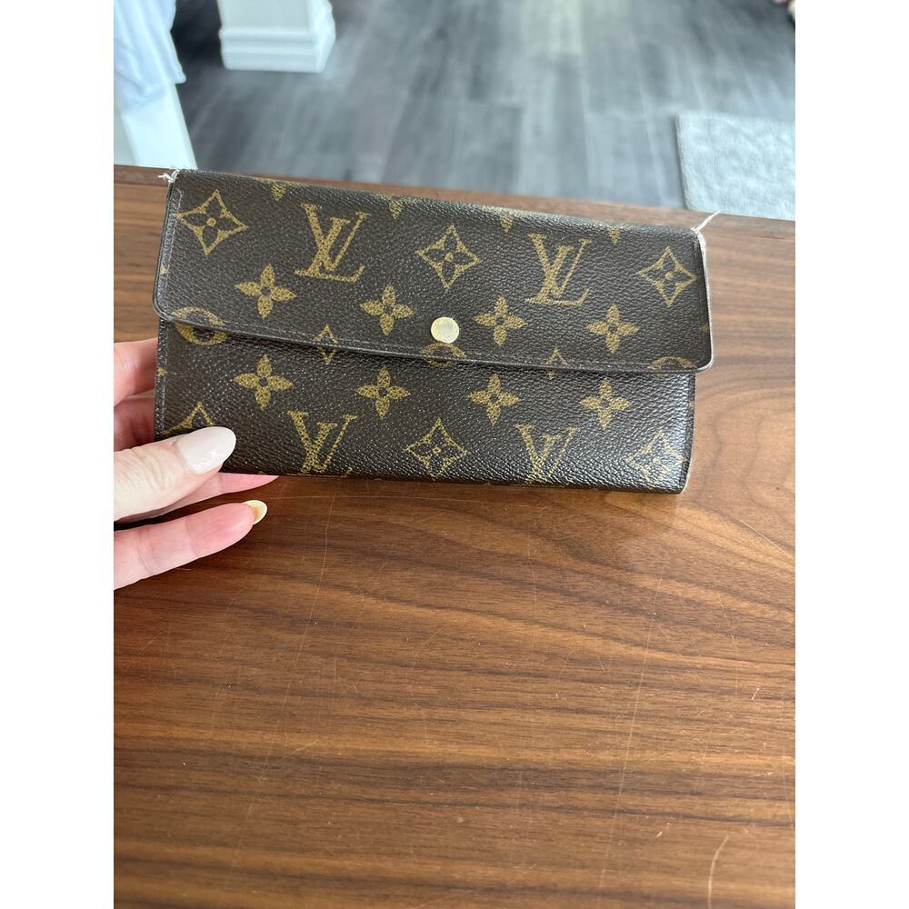 Louis Vuitton Sarah Monogram Fleuri Wallet